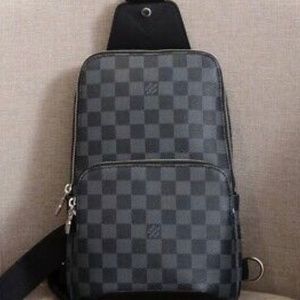 Louis Vuitton Avenue Slinger